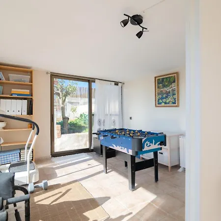 Casa de vacances Mima House With Pool